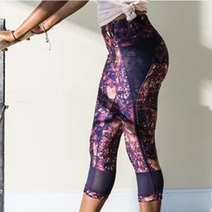 Calia side interest capri legging, sand mandala